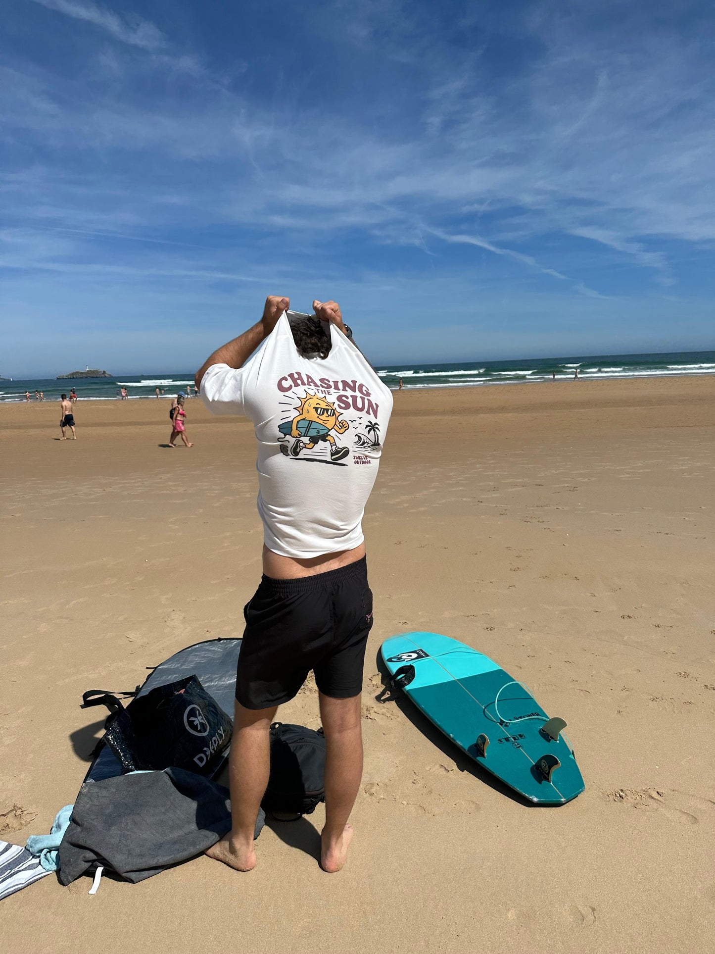 CHASING THE SUN – SURF